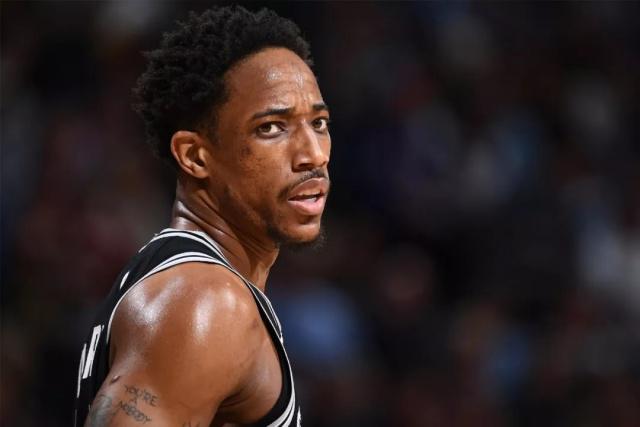 希勒评英超第17轮最佳阵：萨拉赫领衔利物浦4将